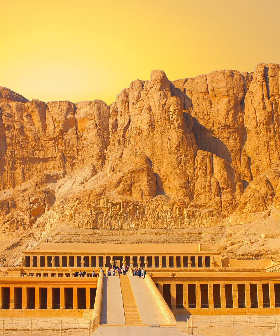 temple-queen-hatshepsut-view-temple-rock-egypt