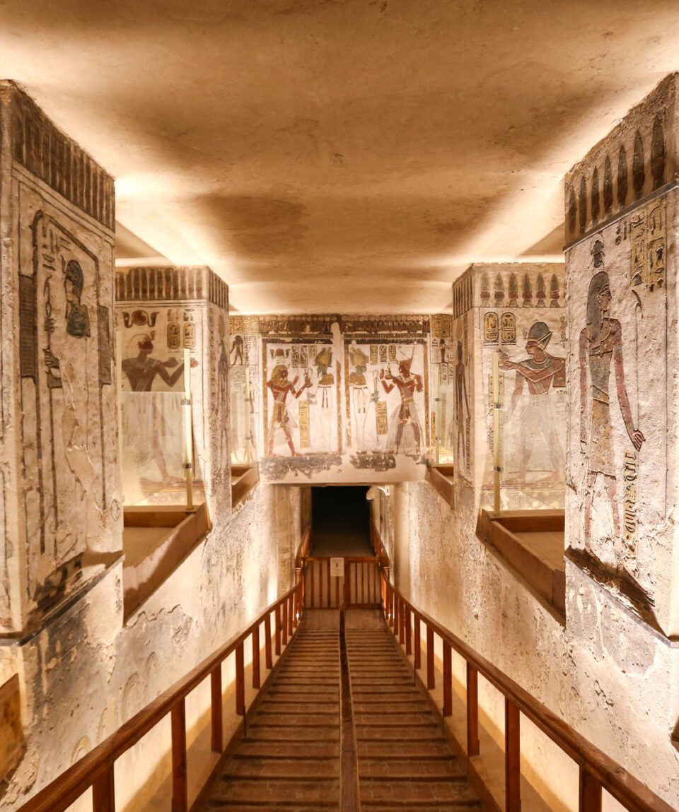 tomb-valley-kings-luxor-egypt